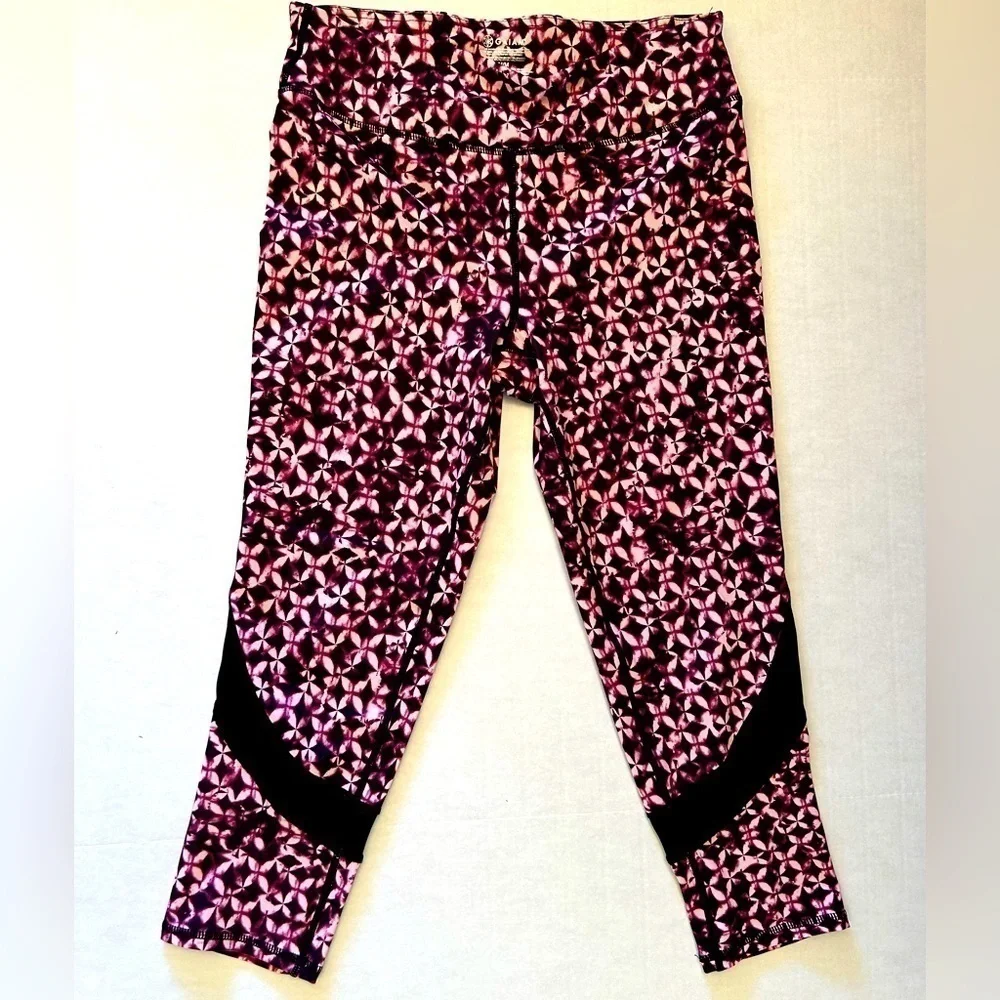 GAIAM women’s yoga pants‎ legging crop capri & mesh design on legs. Size M. G1